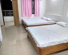 India West Bengal Mādāri Hāt vacation rental compare prices direct by owner 13990468