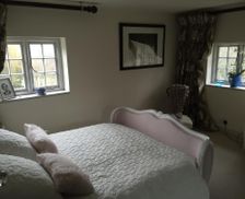 United Kingdom Surrey Dorking vacation rental compare prices direct by owner 13954810