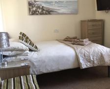 United Kingdom Anglesey Holyhead vacation rental compare prices direct by owner 13809169