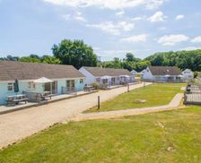 United Kingdom Isle of Wight Seaview vacation rental compare prices direct by owner 13871731