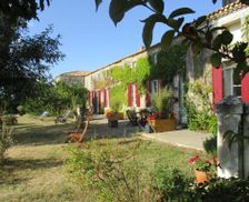 France  Saint-Bonnet-sur-Gironde vacation rental compare prices direct by owner 6561524