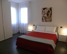 Italy Veneto Mestre vacation rental compare prices direct by owner 14981661