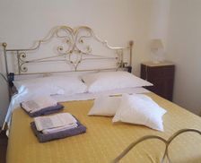 Italy Liguria Santo Stefano di Magra vacation rental compare prices direct by owner 13847059