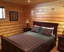 Canada Quebec Saint-Rémi-dʼAmherst vacation rental compare prices direct by owner 18813951