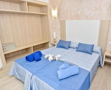 Spain Menorca Cala Blanca vacation rental compare prices direct by owner 16495216