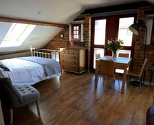 United Kingdom Gloucestershire Gloucester vacation rental compare prices direct by owner 7387588