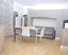 Italy Friuli Venezia Giulia Lignano Sabbiadoro vacation rental compare prices direct by owner 9375265