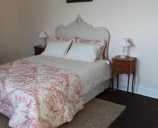 France Pays de la Loire Mont-Saint-Jean vacation rental compare prices direct by owner 14340093