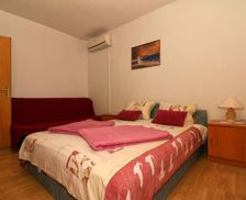 Croatia Sibenik-Knin County Jezera vacation rental compare prices direct by owner 5867775