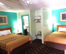 United States California Yreka vacation rental compare prices direct by owner 11916809