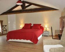 France Pays de la Loire Saint-Hilaire-des-Loges vacation rental compare prices direct by owner 16769306