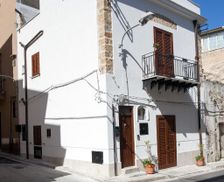 Italy Sicily Cinisi vacation rental compare prices direct by owner 19283314