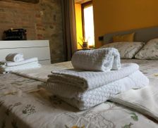 Italy Emilia-Romagna Vernasca vacation rental compare prices direct by owner 18631424