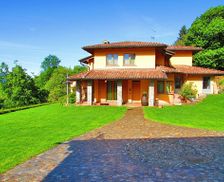 Italy Lombardy Lavena Ponte Tresa vacation rental compare prices direct by owner 14902810