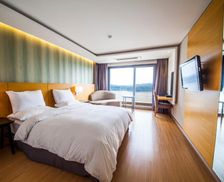 South Korea Gyeongsangnam-do Jinju vacation rental compare prices direct by owner 17854300