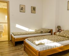Hungary Pest Érd vacation rental compare prices direct by owner 13649457