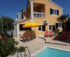 Croatia Istria Kaštelir vacation rental compare prices direct by owner 14606705