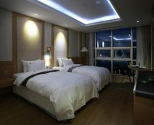 South Korea Jeollanam-Do Yeosu vacation rental compare prices direct by owner 14318302