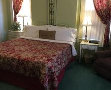 United States Kansas Fort Scott vacation rental compare prices direct by owner 12668218