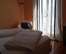 Italy Piedmont Oggebbio vacation rental compare prices direct by owner 14349800