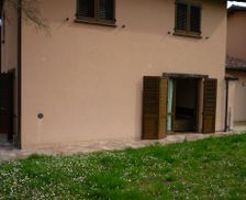 Italy Umbria Gualdo Tadino vacation rental compare prices direct by owner 16367720