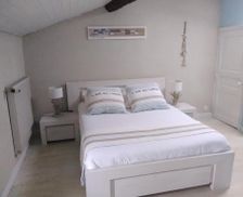 France Pays de la Loire Saint-Pierre-le-Vieux vacation rental compare prices direct by owner 18101835