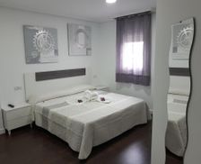 Spain Extremadura Plasencia vacation rental compare prices direct by owner 13919878