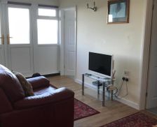 United Kingdom Isle of Wight Gurnard vacation rental compare prices direct by owner 14207290