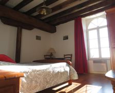 France Pays de la Loire Saint-Denis-dʼOrques vacation rental compare prices direct by owner 14076262