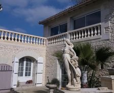 France Nouvelle-Aquitaine Jaunay-Clan vacation rental compare prices direct by owner 13432723