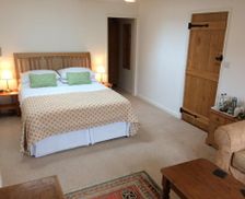 United Kingdom Devon Dolton vacation rental compare prices direct by owner 13015065