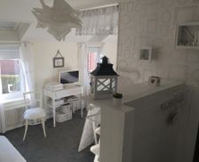 France Nord-Pas-de-Calais Blériot-Plage vacation rental compare prices direct by owner 16087791