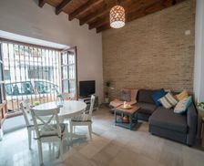 Spain Andalucía Seville vacation rental compare prices direct by owner 30005579