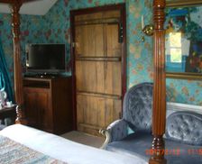 United Kingdom Wales Little Bollington vacation rental compare prices direct by owner 18581272