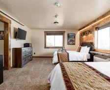 United States Montana West Yellowstone vacation rental compare prices direct by owner 18258452