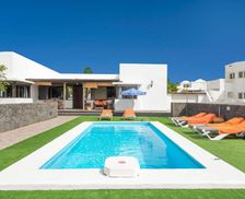 Spain Lanzarote Costa Teguise vacation rental compare prices direct by owner 14779926