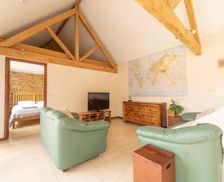 United Kingdom Gloucestershire Stow on the Wold vacation rental compare prices direct by owner 13963717