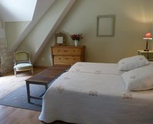 France Centre Saint-Jean-Saint-Germain vacation rental compare prices direct by owner 16401651