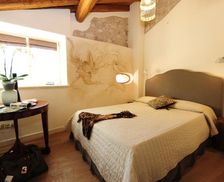 Italy Lombardy Tremosine Sul Garda vacation rental compare prices direct by owner 19317138