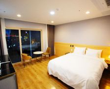 South Korea Jeollanam-Do Gwangyang vacation rental compare prices direct by owner 14069467