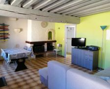 France Centre Saint-Marcel vacation rental compare prices direct by owner 13855970