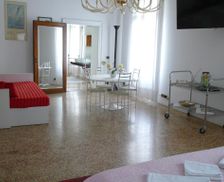 Italy Veneto Rosà vacation rental compare prices direct by owner 18184417