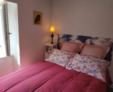 France Rhône-Alps Saint-Haon-le-Vieux vacation rental compare prices direct by owner 13967054