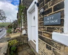 United Kingdom Derbyshire Hayfield vacation rental compare prices direct by owner 13747709