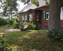 Germany Mecklenburg-Pomerania Wredenhagen vacation rental compare prices direct by owner 13433195