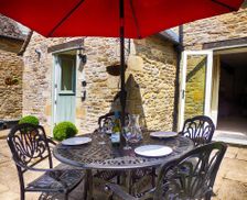 United Kingdom Gloucestershire Bourton on the Water vacation rental compare prices direct by owner 14167539