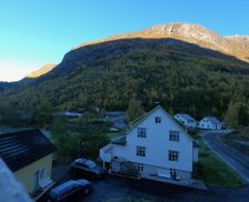 Norway Vestland Hjelle vacation rental compare prices direct by owner 19236379