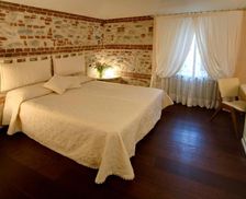 Italy Piedmont Venaria Reale vacation rental compare prices direct by owner 14158574