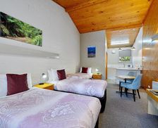 Australia Tasmania Queenstown vacation rental compare prices direct by owner 18051301