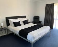 New Zealand Hawke's Bay Waipukurau vacation rental compare prices direct by owner 18306638